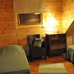 Hotel Tuhannen Tarinan Talo Kannuskoski