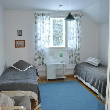 Tuhannen Tarinan Talo Hotelli