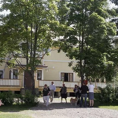 Tuhannen Tarinan Talo Hotelli 3*