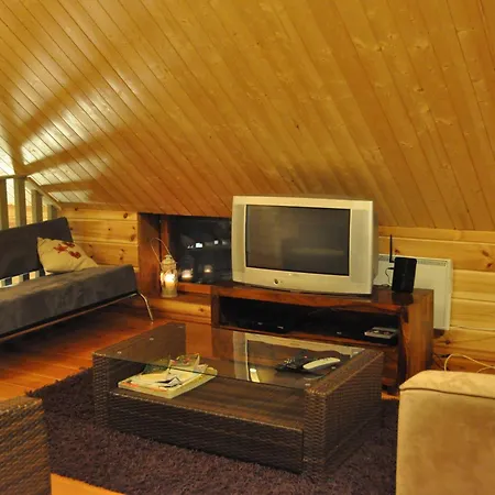 Hotelli Tuhannen Tarinan Talo Kannuskoski