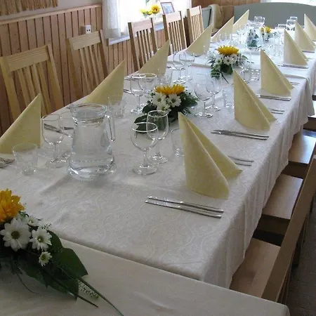 Hotelli Tuhannen Tarinan Talo