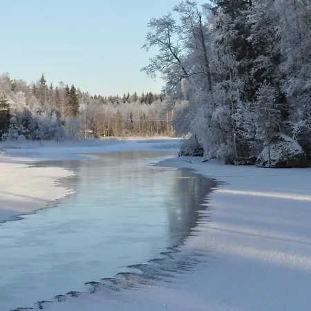 Tuhannen Tarinan Talo 3*