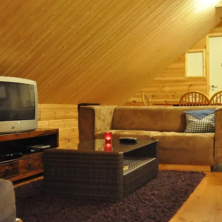 Tuhannen Tarinan Talo Hotelli 3*