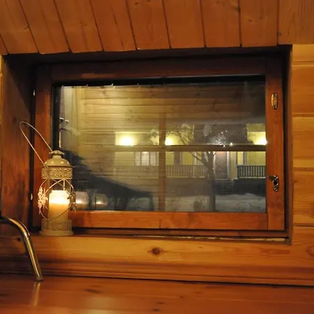 Tuhannen Tarinan Talo Guest house Kannuskoski
