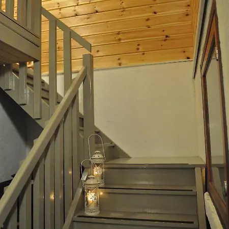 Tuhannen Tarinan Talo 3*