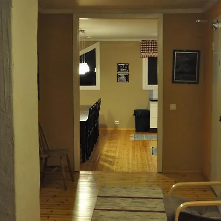 Tuhannen Tarinan Talo Hotelli 3*