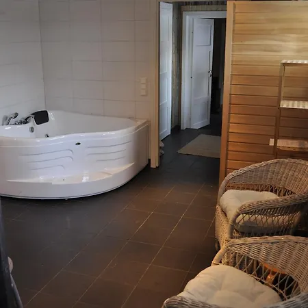 Tuhannen Tarinan Talo Kannuskoski