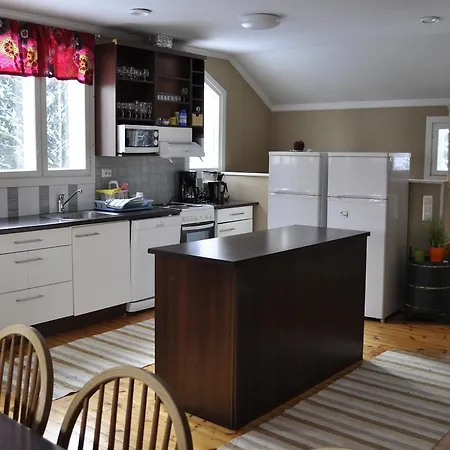 Tuhannen Tarinan Talo 3*