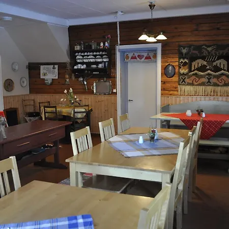 Guest house Tuhannen Tarinan Talo Kannuskoski