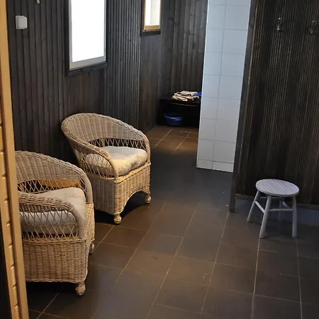 Tuhannen Tarinan Talo Hotelli Kannuskoski